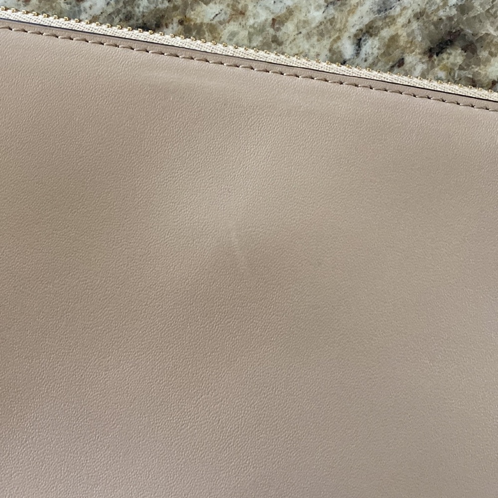 fendi medium pouch - Picture 12 of 12